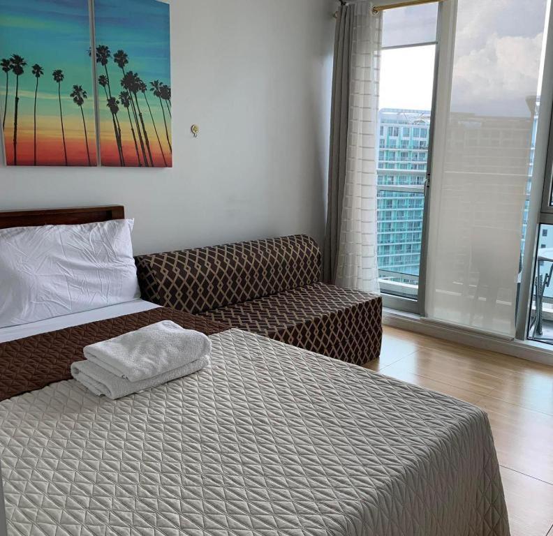 Azure C5 Man-Made Beach Balcony Multiple Units Manila Eksteriør bilde